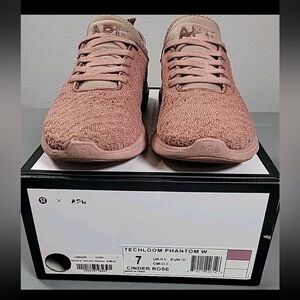 APL Techloom Phantom W Size 7 Running Shoes CINDER‎ ROSE Lululemon